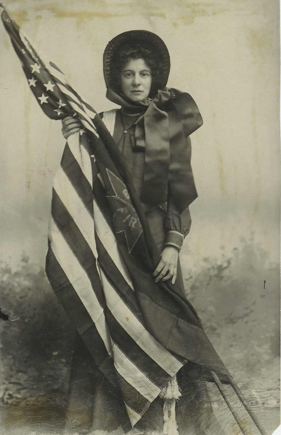 32385_Booth--Evangeline---Portrait--Holding-Flag-.jpg