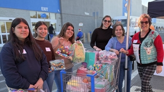 https://8hxvw8tw.media.zestyio.com/Mother-daughter-volunteering-duo-provides-translation-at-The-Salvation-Army-1500x995.jpeg