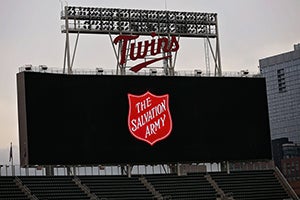 Twins-stadium-300x200.jpg